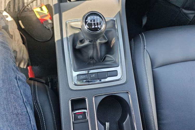 Used Roewe i6 2017 20T Manual Luxury Edition
