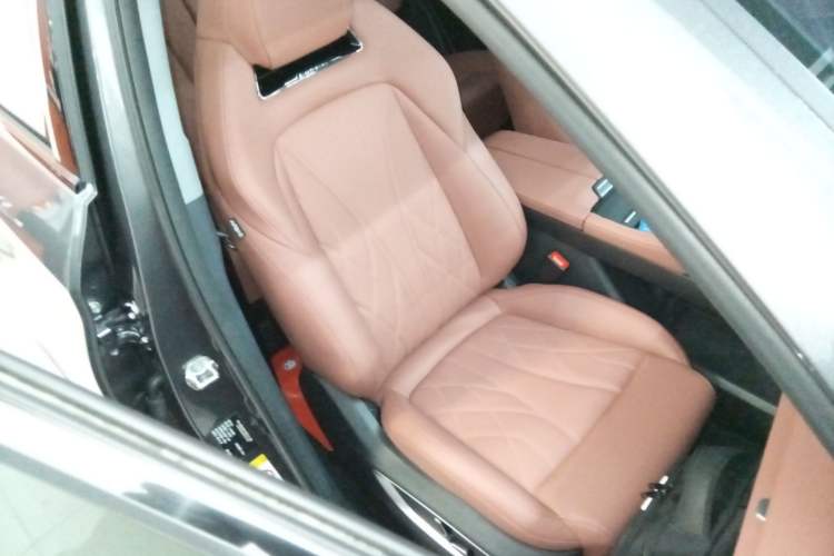 Used Changan CS75 PLUS 2024 3rd Generation Champion Edition 1.5T Intelligent Drive Dynamic Model
