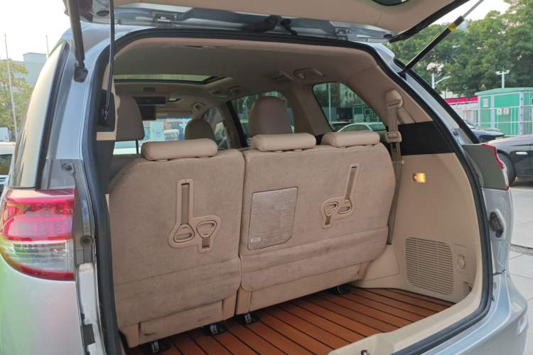 Used Toyota Previa 2012 2.4L 7-Seater Luxury Edition