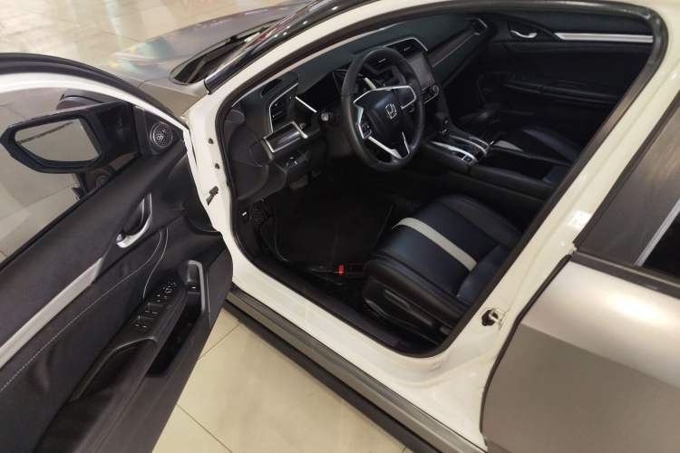 Used Honda Civic 2019 220TURBO CVT Dynamic Edition China V
