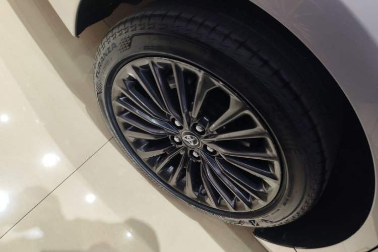 Used Toyota Avalon 2019 2.0L XLE Premium Edition China VI
