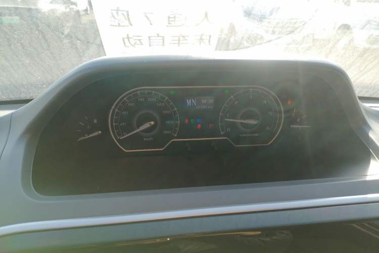 Used SAIC MAXUS Xintu V80 2019 2.5T Classic Model AMT Aoyuntong Long Wheelbase High-Roof 7-Seater