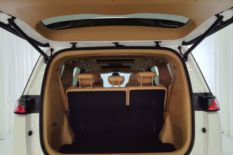 Used VOYAH Dream 2022 0-Carbon Edition Home+ Range Package 605 km