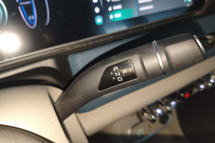 Used ORA Good Cat 2023 401 km Standard Range Luxury Version Ternary Lithium
