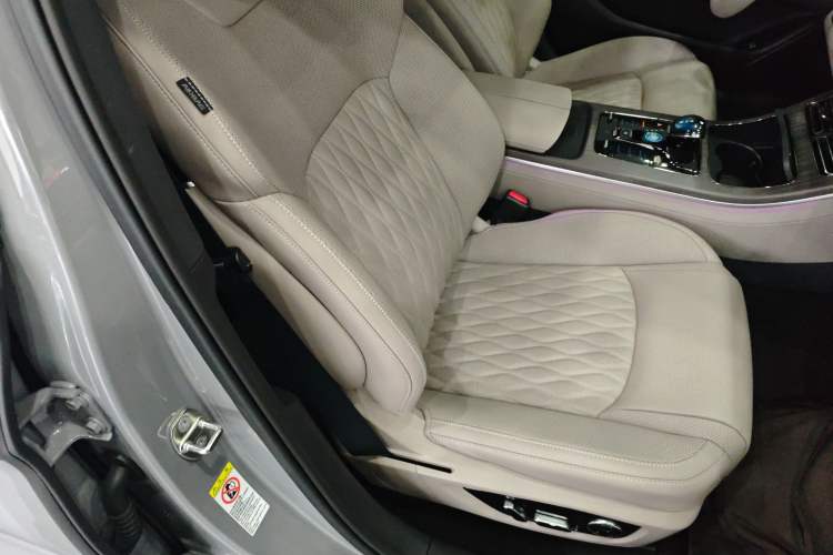 Used BYD Han 2025 EV with 701 km of Laser Radar-Enabled Intelligent Driving