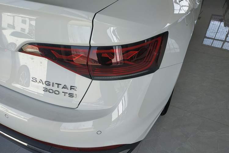 Used Volkswagen Sagitar 2025 300TSI DSG Flyover Edition
