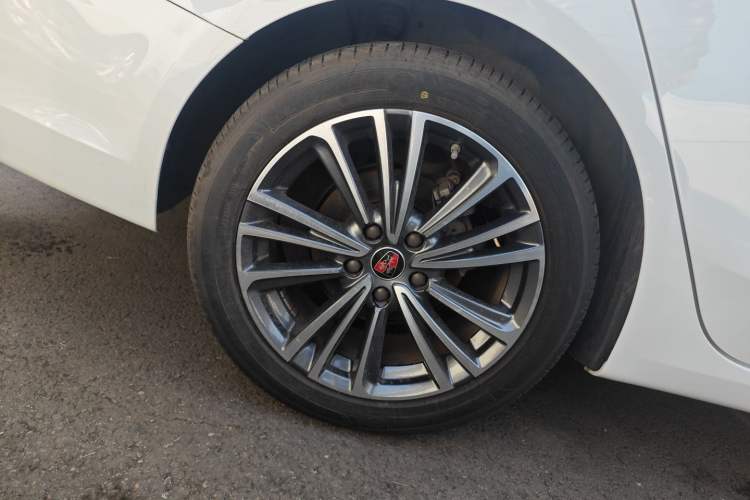 Used Roewe i6 2020 PLUS 1.6L CVT 4G Connected Glory Flagship Edition
