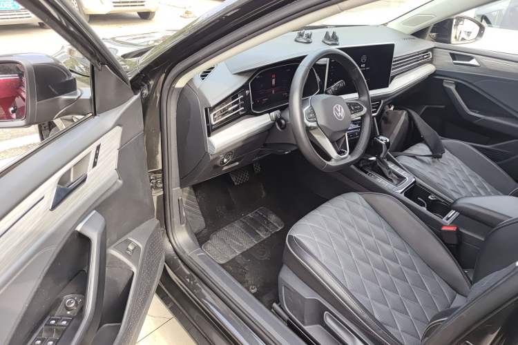 Used Volkswagen Sagitar 2023 200TSI DSG Excellence Edition
