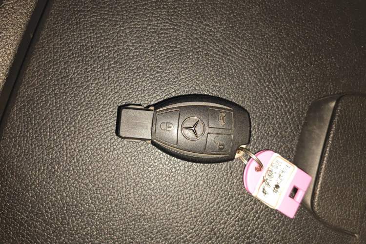 Used Mercedes-Benz Vito 2021 2.0T Elite Version 7 Seats
