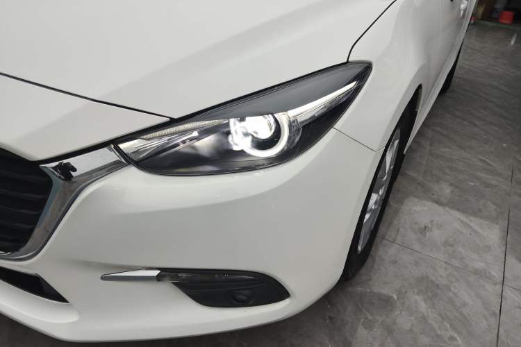 Used Mazda Mazda 3 Axela 2019 Cloud-Controlled Sedan 1.5L Automatic Luxury Model China VI Standard
