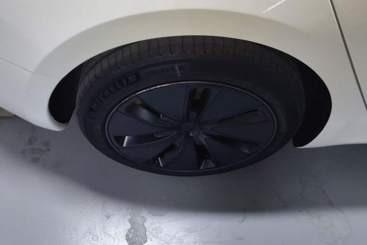 Used Tesla Model 3 2023 Rear-Wheel-Drive Version
