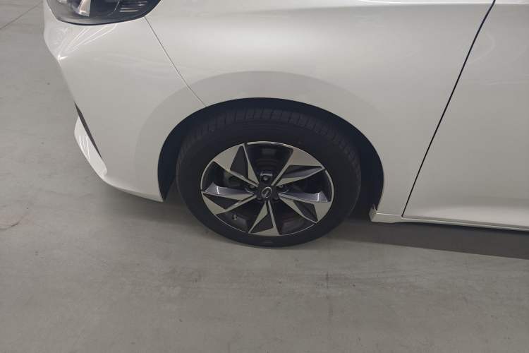 Used GAC Trumpchi M6 2021 PRO 270T DCT Luxury Edition
