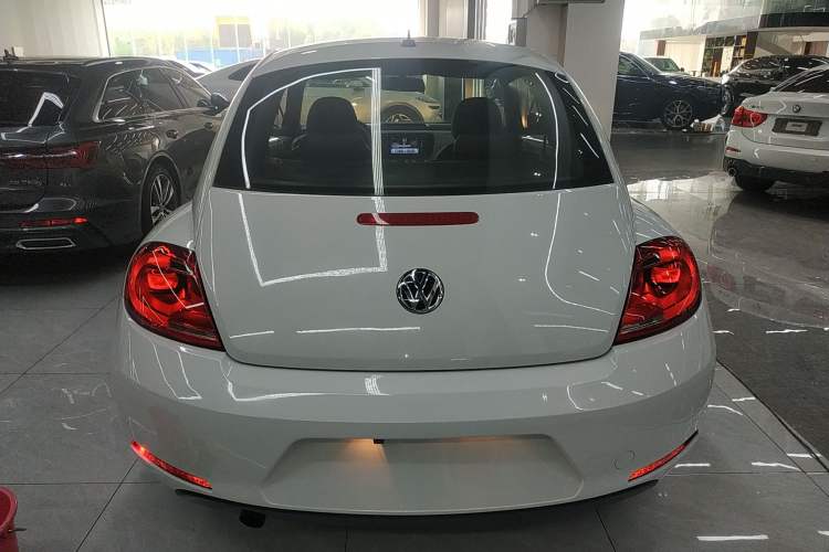 Used Volkswagen Beetle 2015 180TSI model
