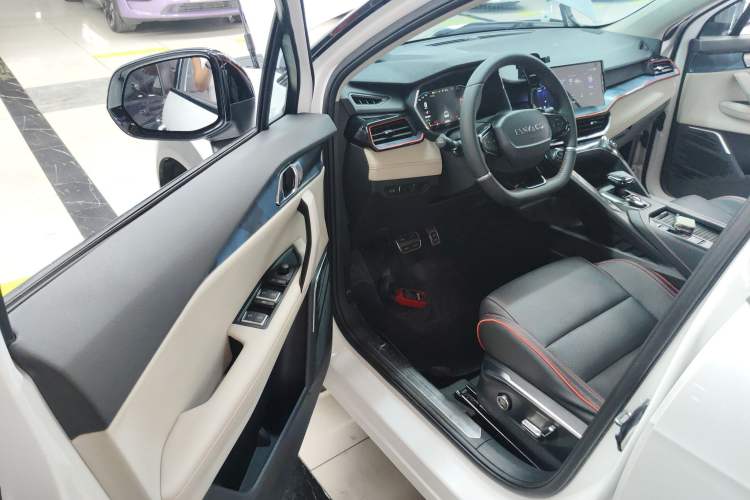 Used Lynk & Co 06 2020 1.5T YAO Halo
