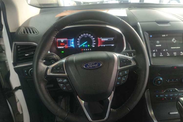 Used Ford Edge 2016 EcoBoost 245 Two-Wheel-Drive Titanium 7-Seater
