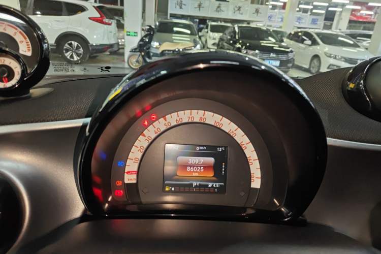 Used  forfour 2016 0.9T 66 kW Pioneer Edition