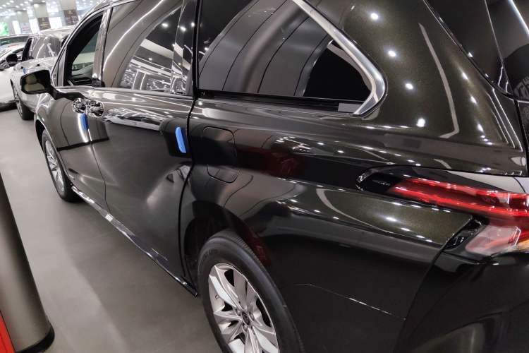 Used Toyota Sienna 2021 2.5L Hybrid Ultimate Edition