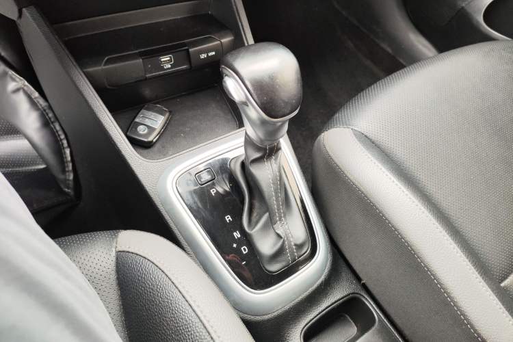 Used Kia Stonic 2019 1.4L Automatic Sport Edition China VI
