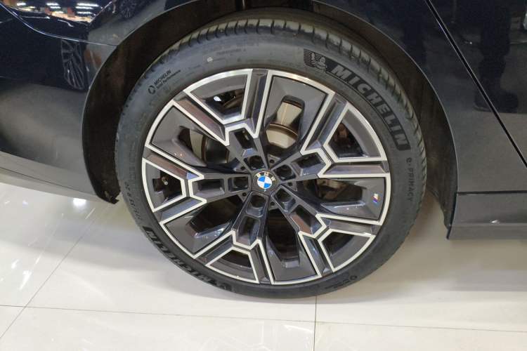 Used BMW 5 Series 2025 530Li Luxury Edition M Sport Package
