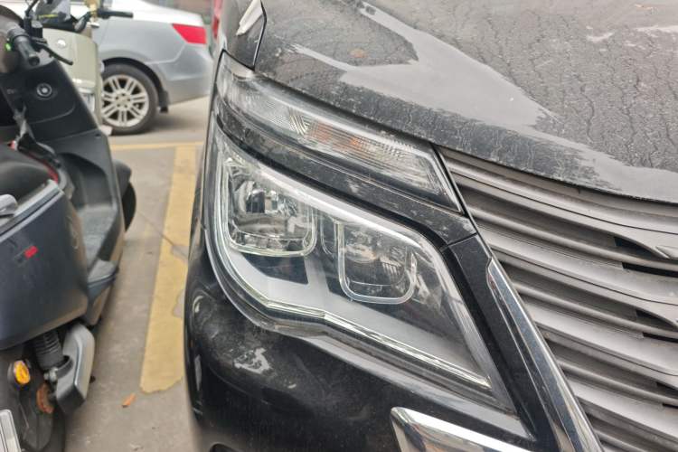 Used FORTHING Lingzhi 2023 M5L 1.6L Base Model 7 Seats