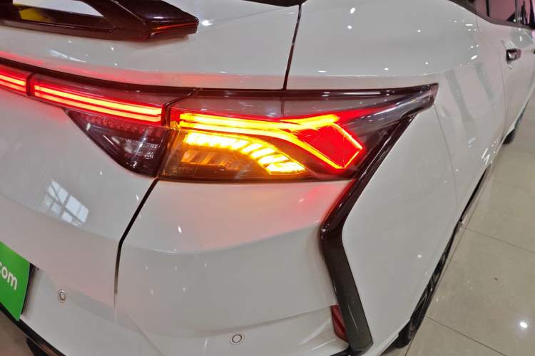 Used Dongfeng Aeolus Yixuan 2021 230T Automatic Zuiying Knight Edition
