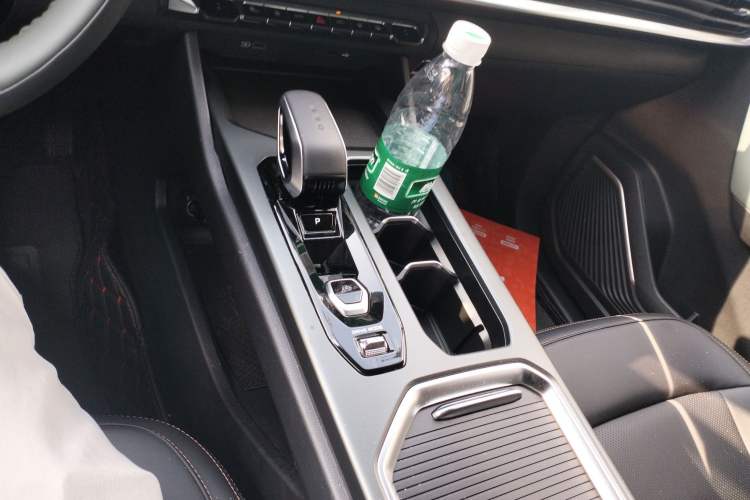 Used Geely Auto Haoyue L 2024 2.0T DCT Prestige Version
