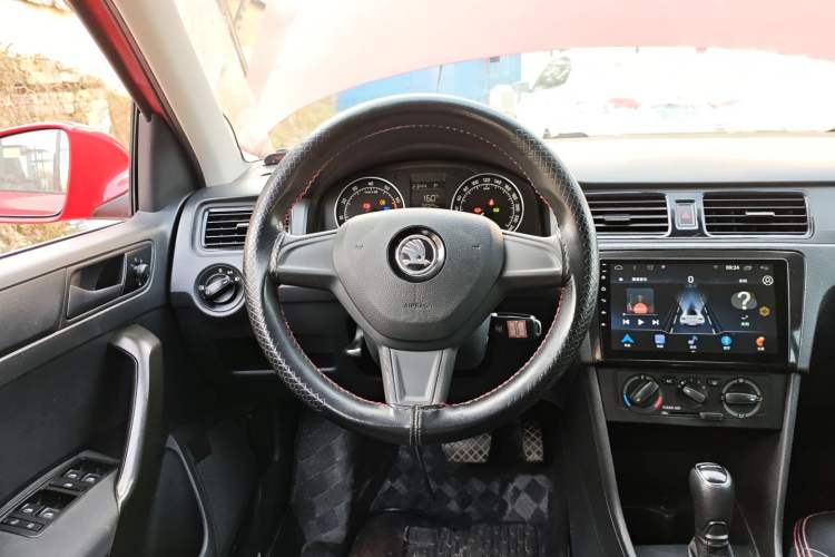 Used Skoda Rapid Spaceback 2016 Revised Version 1.6L Automatic Front-Drive Edition
