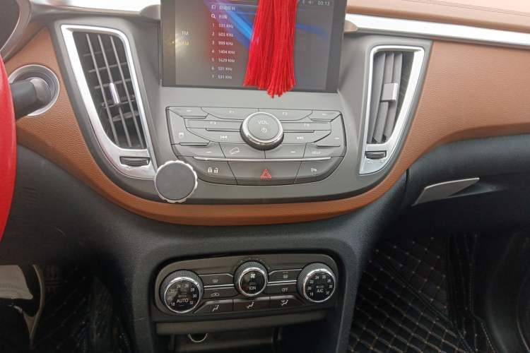 Used Soueast DX7 2015 1.5T Automatic Luxury Model