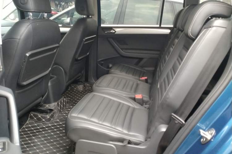 Used Volkswagen Touran 2018 Volkswagen Touran L 280TSI DSG Style Edition 7 Seats China VI Standard