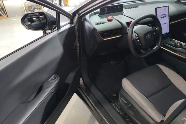 Used Toyota bZ3 2023 616 km Long-Range PRO