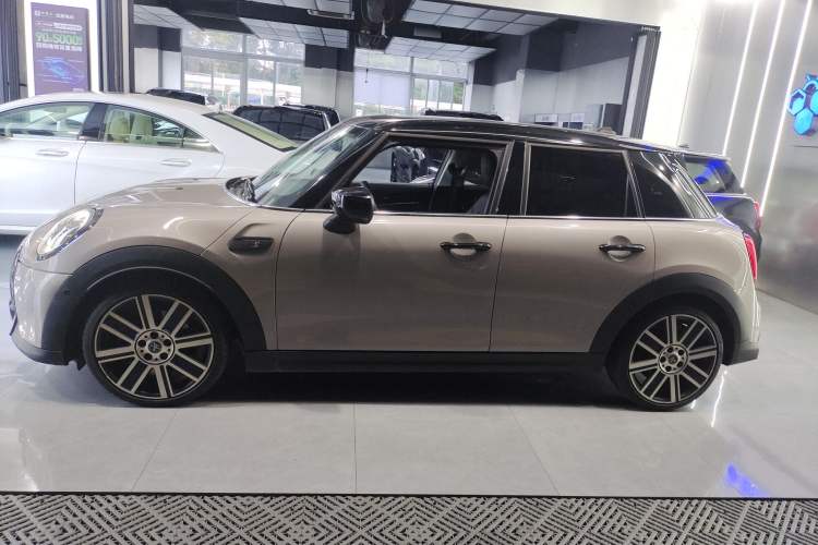 Used  MINI 2022 2.0T COOPER S Artist Five-Door Edition
