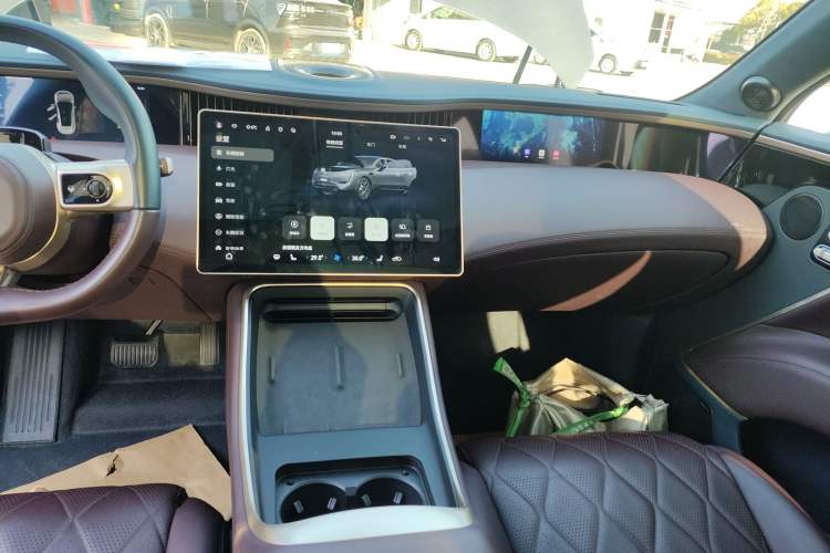 Used  11 2024 580 Three-Laser Four-Wheel Drive Luxury Edition
