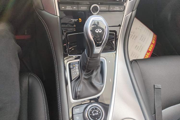 Used Infiniti Q50L 2018 2.0T Enjoyment Version China VI Standard
