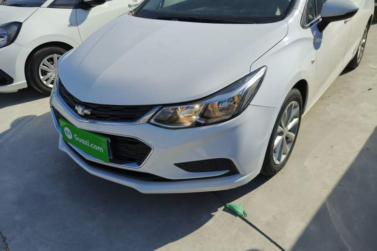 Used Chevrolet Cruze 2017 1.5L Automatic Pioneer Sunroof Edition
