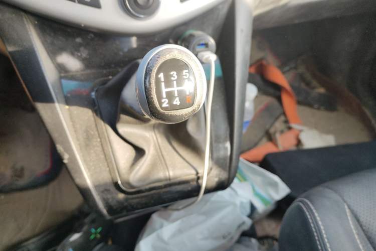 Used BYD S6 2014 2.0L Manual Luxury 5-Seater