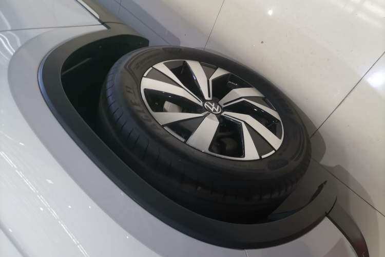 Used Volkswagen Tayron 2021 330TSI Two-Wheel-Drive 3rd Anniversary Limited Edition
