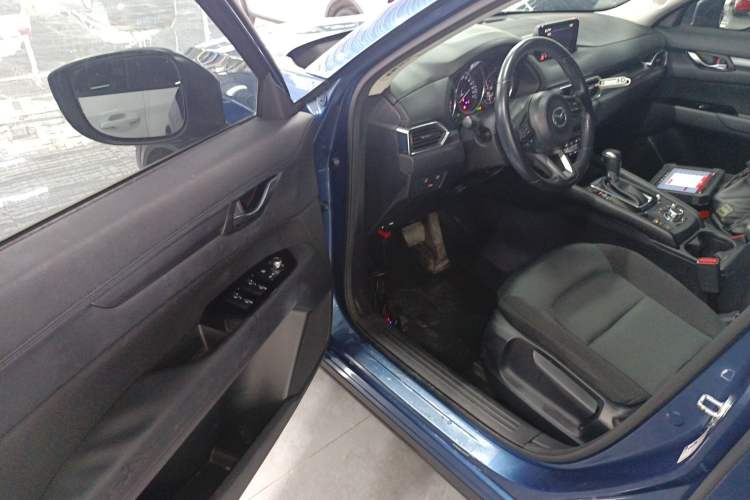 Used Mazda CX-5 2017 2.0L Automatic 2WD ZhiShang Trim China V Standard

