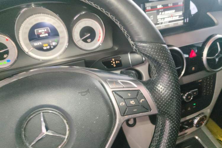 Used Mercedes-Benz GLK-Class 2015 GLK 260 4MATIC Dynamic Edition Ultimate Version