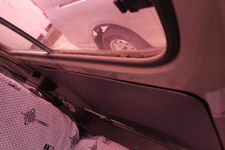 Used Jinbei Grace 2016 2.0L Express Utility Model
