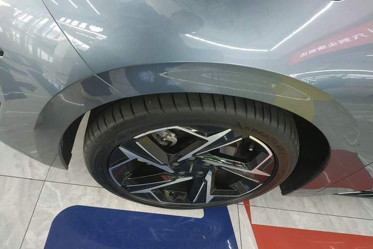 Used Lynk & Co 07 2024 EM-P 126 Long-Range Halo
