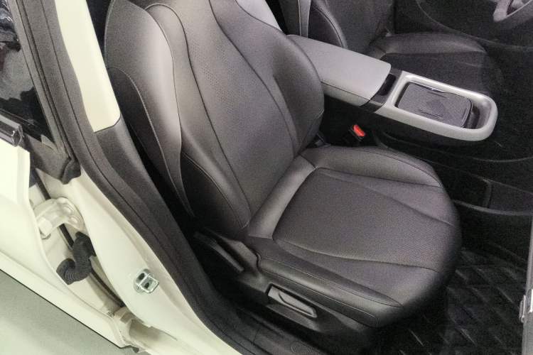 Used Dongfeng NAMMI 01 2024 Co-Creation Edition – Co-Creation WE Version
