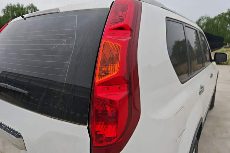 Used Dongfeng Fengdu MX6 2016 2.0L CVT Two-Wheel Drive All-Around Version