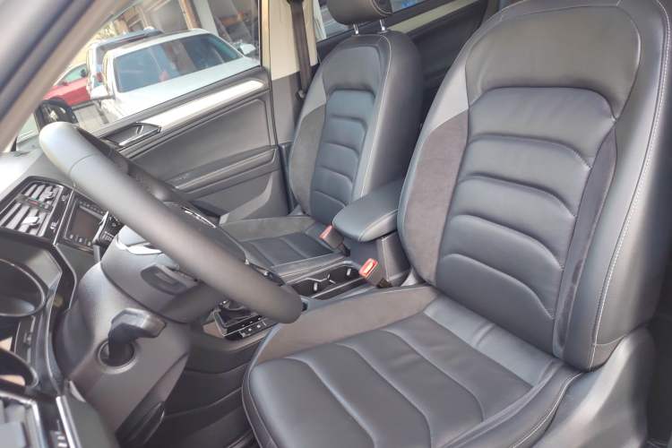 Used Volkswagen Tiguan L 2017 330TSI Automatic Two-Wheel Drive Luxury Edition
