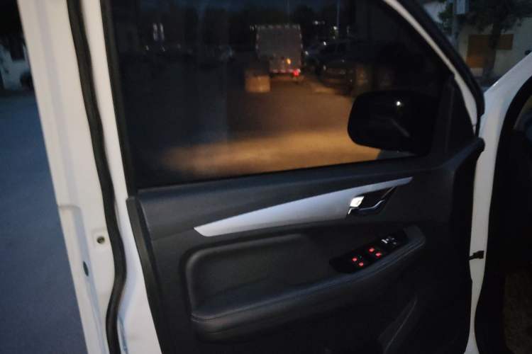 Used Isuzu JLM 2022 2.8T Classic Diesel 4x4 Comfort Version Standard Wheelbase JE493ZLQ6E
