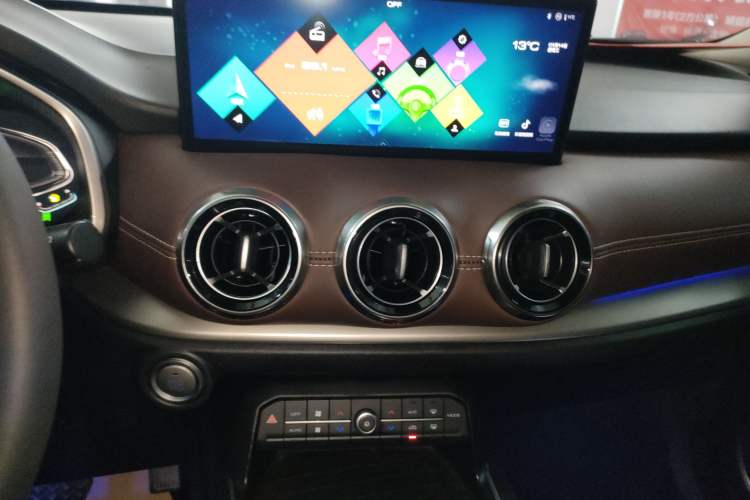 Used Wey VV6 2021 2.0T Two-Wheel Drive Smart Protection+