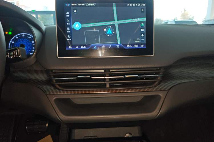 Used Hongqi E-QM5 2022 431 km Charge & Enjoy Edition
