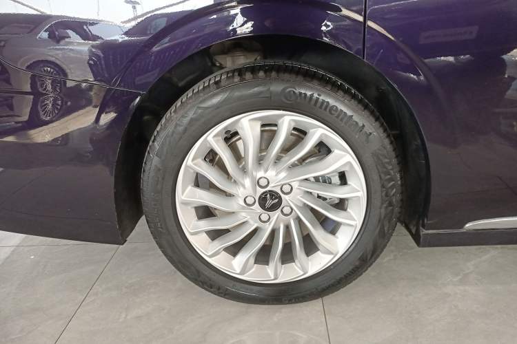 Used VOYAH Dream 2024 PHEV Extended-Range Premium Edition
