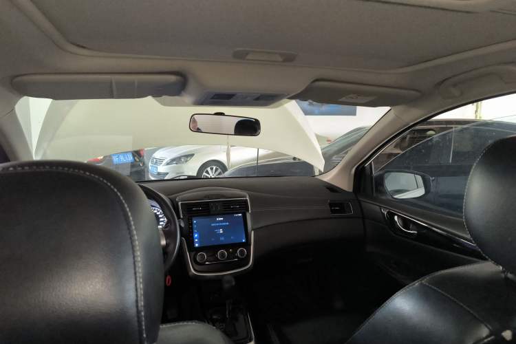 Used Nissan Tiida 2021 1.6L CVT Cool Edition
