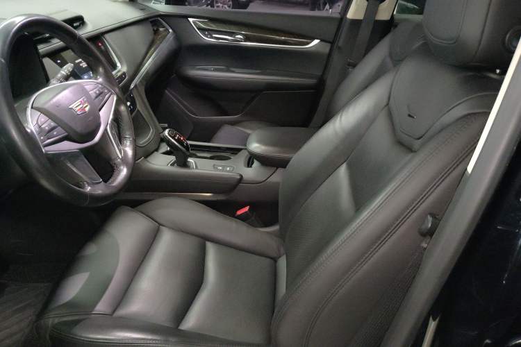 Used Cadillac XT5 2018 25T Luxury Model