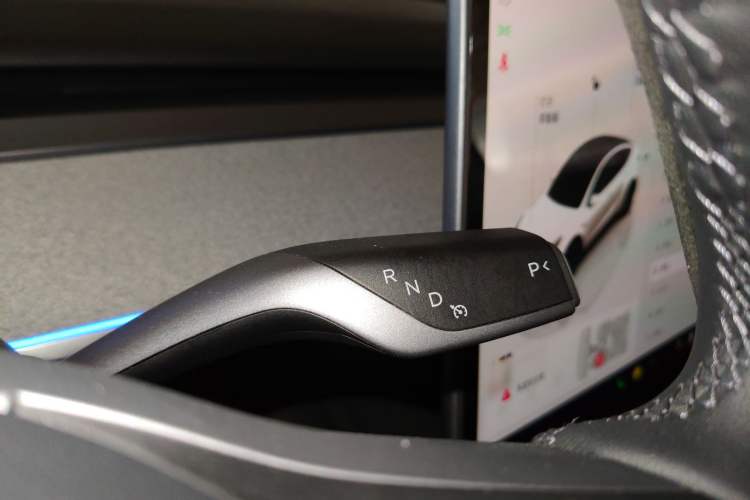 Used Tesla Model Y 2023 Long-Range All-Wheel-Drive Version
